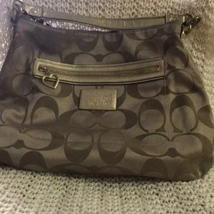 👜 Beautiful Gold Poppy Coach Handbag 👜